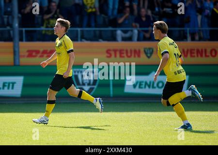 Venlo, Niederlande . August 2024. VENLO, NIEDERLANDE - 25. AUGUST: Tim Braem vom VVV Venlo feiert sein Tor während des Spiels VVV Venlo zwischen Roda JC Kerkrade im Covebo Stadion - de Koel am 25. August 2024 in Venlo, Niederlande. (Foto von Orange Pictures) (Foto von Orange Pictures/Orange Pictures) Credit: Orange Pics BV/Alamy Live News Stockfoto