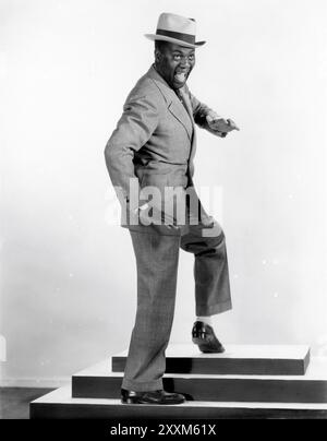 BILL „BOJANGLES“ ROBINSON 1935 Porträt Treppentanz in voller Länge / Tap Pose Werbung für Twentieth Century Fox Stockfoto