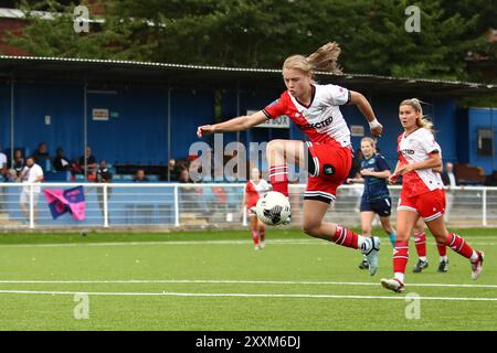 London, Großbritannien. August 2024. EDE Buchele (19 Dulwich Hamlet) im Spiel der FA Womens National League Division One South East zwischen London Seaward und Dulwich Hamlet im Techsoc Stadium. Quelle: Liam Asman/Alamy Live News Stockfoto