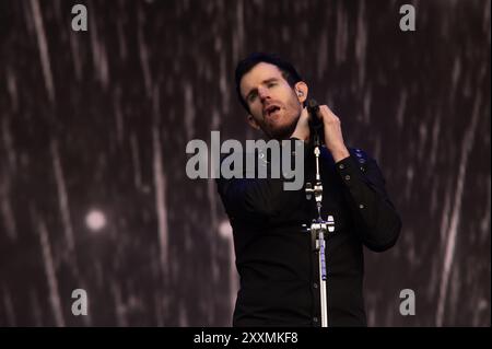 Reading, Berkshire, Großbritannien. August 2024. Das Pendel macht beim Lesen etwas Lärm auf der Hauptbühne. Cristina Massei/Alamy Live News Stockfoto