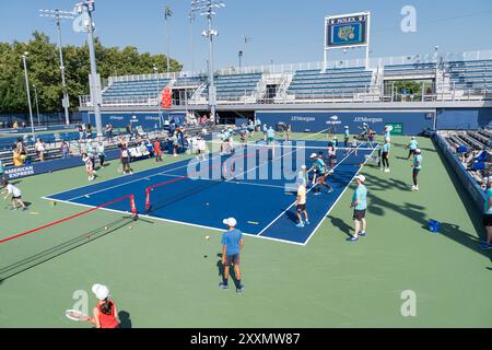 Atmosphäre während des Arthur Ashe Kids' Day 2024 im USTA Billie Jean King National Tennis Center in New York am 24. August 2024 Stockfoto