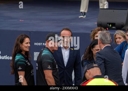 Barcelona, Spanien. August 2024. Die neuseeländische Mannschaft gewinnt die Trophäe der Vorregatta und ist damit der Beginn des 37. America's Cup, der bis Mitte Oktober in Barcelona ausgetragen wird. El equipo de Nueva Zelanda gana el trofeo de la regata pre minar, en lo que ha sido el inicio de la 37&#xaa; Copa América, que se celebrará en Barcelona hasta mediados de octubre. Im Bild: Grand dalton, josep rull News Sports -Barcelona, Spanien Sonntag, 25. August 2024 (Foto: Eric Renom/LaPresse) Credit: LaPresse/Alamy Live News Stockfoto