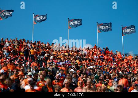 Zuschauer, Fans beim Formel 1 Heineken Dutch Grand Prix 2024, 15. Runde der Formel 1 Weltmeisterschaft 2024 vom 23. Bis 25. August 2024 auf dem Circuit Zandvoort in Zandvoort, Niederlande Stockfoto