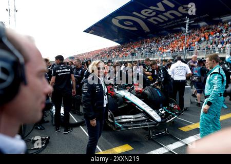 Zandvoort, Niederlande. August 2024. Britta Seeger (DEU, Mitglied des Vorstands der Mercedes-Benz Group AG), F1 Grand Prix der Niederlande auf dem Circuit Zandvoort am 25. August 2024 in Zandvoort, Niederlande. (Foto von HOCH ZWEI) Credit: dpa/Alamy Live News Stockfoto