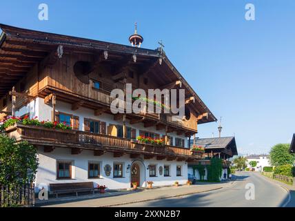 Brixen im Thale: Haus Pfistererbauer in Kitzbüheler Alpen - Brixental, Tirol, Österreich Stockfoto