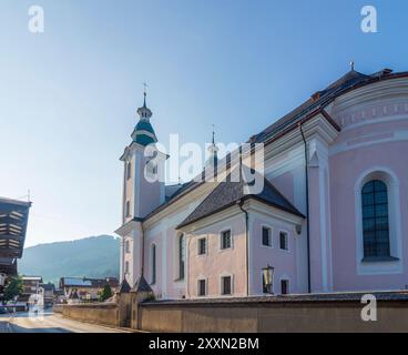 Brixen im Thale: Kirche Brixen im Thale in Kitzbüheler Alpen - Brixental, Tirol, Österreich Stockfoto