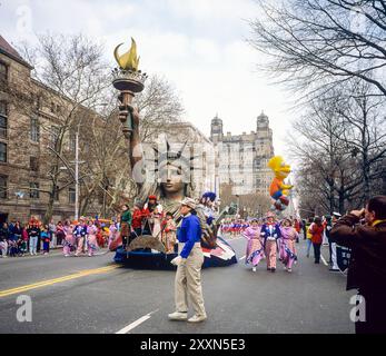 New York, 28. November 1991, Freiheitsstatue, Macy's Thanksgiving Day Parade, New York City, New York City, New York, New York State, New York City, New York City, New York State, USA, Stockfoto