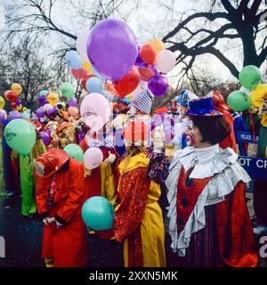 New York, 28. November 1991, Macy's Thanksgiving Day Parade, Clowns, Ballons, New York City, NYC, NY, Bundesstaat New York, USA, Stockfoto