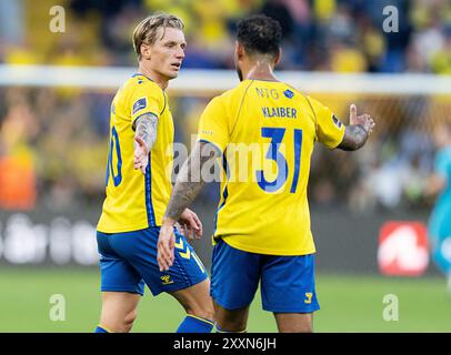 Broendby, Dänemark. November 2023. Broendby’s Daniel Wass und Sean Klaiber während des Superliga-Spiels zwischen Broendby IF und Randers FC im Broendby Stadium am Sonntag, den 25. August 2024. (Foto: Claus Bech/Ritzau Scanpix) Credit: Ritzau/Alamy Live News Stockfoto