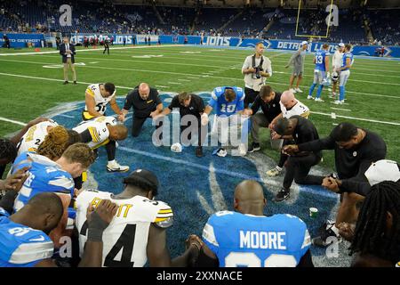 Pittsburgh, Pennsylvania, USA. August 2024. 24. August 2024: Gebetskreis während der Pittsburgh Steelers vs Detroit Lions auf Ford Field in Detroit MI. Brook Ward/AMG (Credit Image: © AMG/AMG Via ZUMA Press Wire) NUR REDAKTIONELLE VERWENDUNG! Nicht für kommerzielle ZWECKE! Stockfoto