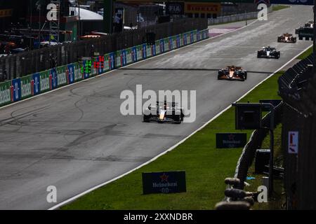 Circuit Zandvoort, Zandvoort, Niederlande. 25.August 2024; Max Verstappen aus den Niederlanden und Oracle Red Bull Racing während des Formel-1-Grand-Prix von Italien Credit: Jay Hirano/AFLO/Alamy Live News Stockfoto