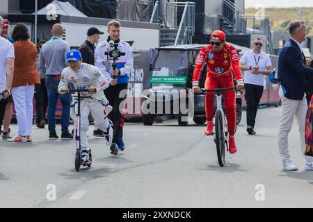 Circuit Zandvoort, Zandvoort, Niederlande. 25.August 2024; Charles Leclerc und Yuki Tsunoda während des Formel-1-Grand-Prix von Italien Credit: Jay Hirano/AFLO/Alamy Live News Stockfoto