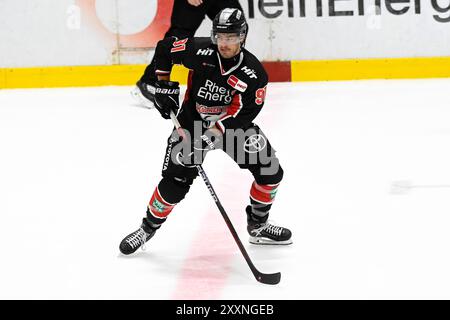 Eishockey DEL 24/25: Testspiel Kölner Haie vs Löwen Frankfurt im Haie-Zentrum in Köln am 25.8.2024 Kölns Moritz Müller ( Nr.91) Foto: Osnapix Stockfoto