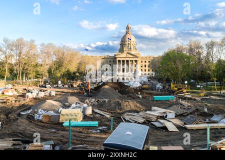 Edmonton, Alberta, 24. Mai 2024: Renovierungsarbeiten am nördlichen Gelände des Alberta Legislature Building werden durchgeführt Stockfoto