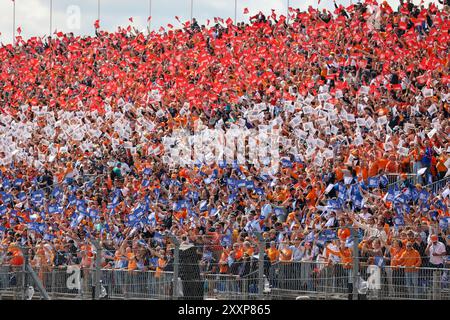 Zandvoort, Monte Carlo, Niederlande. August 2024. Zuschauer beim Großen Preis von Holland 2024 (Foto: © Alexis Kahn/ZUMA Press Wire) NUR REDAKTIONELLE VERWENDUNG! Nicht für kommerzielle ZWECKE! Quelle: ZUMA Press, Inc./Alamy Live News Stockfoto