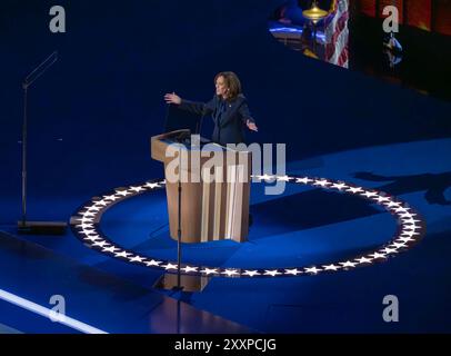 CHICAGO, Illinois – 22. August 2024: Kamala Harris, Kandidat der demokratischen Präsidentschaftskandidatin, spricht über die Demokratische Nationalversammlung 2024 im United Center. Stockfoto