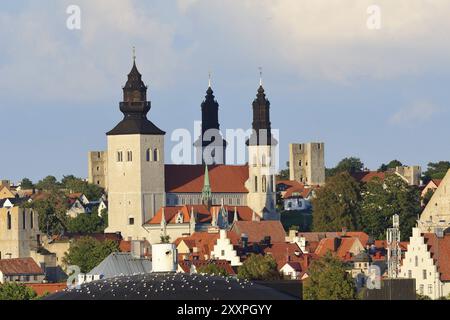 Blick auf Visby mit seiner historischen Altstadt. Blick auf Visby auf Gotland Stockfoto