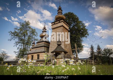 St. Paraskewa Orthodoxe Kirche, Kwiaton. 17. Jahrhundert. UNESCO-Weltkulturerbe, Karpaten, Woiwodschaft Kleinpolen, Polen, Europa Stockfoto