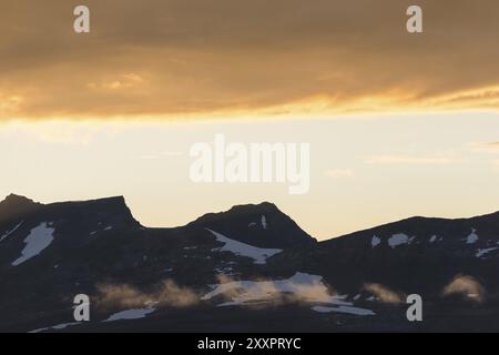 Das Acre Massiv in der Abenddämmerung, Stora Sjoefallet Nationalpark, Laponia Weltkulturerbe, Norrbotten, Lappland, Schweden, Juli 2013, Europa Stockfoto