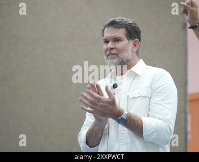 POL CNE BINOMY CREO TABACCHI SACAICELA Quito, 25. August 2024, nahm der Präsidentschaftskandidat der politischen Bewegung Creo, Francesco Tabacchi und Blanca Sacaicela, die Kandidatur beim Nationalen Wahlrat zusammen mit den Kandidaten für die Nationalversammlung und das Andenparlament QUITO PICHINCHA ECUADOR POL CNE BINOMY CREO TABACCHI SACAICELA 40f1c1b80b1bU87xU8bB8b3BU8b3BUA1b3BUBU8b3BUA0B Stockfoto