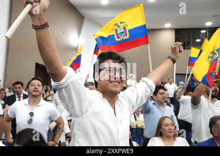 POL CNE BINOMY CREO TABACCHI SACAICELA Quito, 25. August 2024, nahm das Präsidentenamt der politischen Bewegung Creo, Francesco Tabacchi und Blanca Sacaicela, die Kandidatur beim Nationalen Wahlrat zusammen mit den Kandidaten für die Nationalversammlung und das Andenparlament QUITO PICHINCHA ECUADOR POL CNE BINOMY CREO TABACCHI SACAICELA Stockfoto