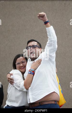 POL CNE BINOMY CREO TABACCHI SACAICELA Quito, 25. August 2024, nahm das Präsidentenamt der politischen Bewegung von Creo, Francesco Tabacchi und Blanca Sacaicela, die Kandidatur beim Nationalen Wahlrat zusammen mit den Kandidaten für die Nationalversammlung und das Andenparlament QUITO PICHINCHA ECUADOR POL CNE BINOMY CREO TABACCHI SACAICELA Stockfoto