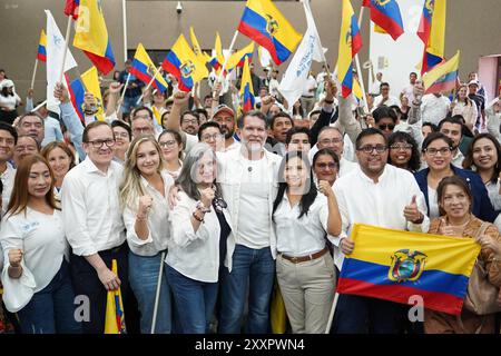 POL CNE BINOMY CREO TABACCHI SACAICELA Quito, 25. August 2024, nahm das Präsidentenamt der politischen Bewegung Creo, Francesco Tabacchi und Blanca Sacaicela, die Kandidatur beim Nationalen Wahlrat zusammen mit den Kandidaten für die Nationalversammlung und das Andenparlament QUITO PICHINCHA ECUADOR POL CNE BINOMY CREO TABACCHI SACAICELA Stockfoto