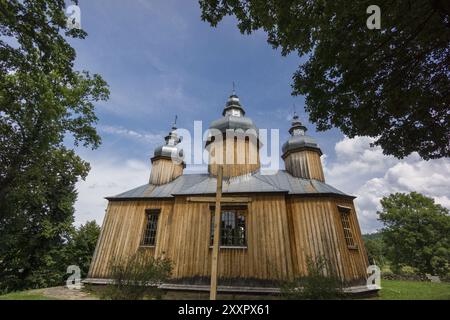 Iglesia Ortodoxa de Dobra Szlachecka, siglo 17, valle del rio San, Voivodato de la Pequena Polonia, Carpatos, Polonien Stockfoto