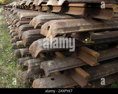 Zerlegte Schwenkgelenke und Schienen Stockfoto