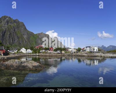 Aus Wikipedia: Svolvaer ist eine norwegische Stadt im Südosten der Insel Austvagoy am Vestfjord. Svolvaer ist der Verwaltungsrat Stockfoto