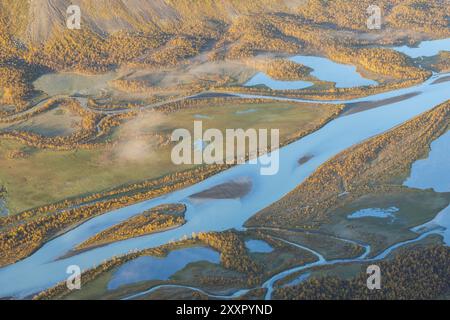 Herbst im Laitaur-Delta, Laponia-Weltkulturerbe, Norrbotten, Lappland, Schweden, September 2013, Europa Stockfoto