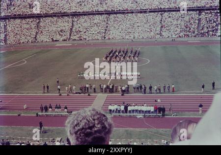 Olympiastadion GER, Berlin, Aufnahme ca. 1961, Olympiastadion, WM Qualfikation Europa, Gruppe 3, BRD und Nordirland, Fußball *** Olympiastadion GER, Berlin, Foto CA 1961,Olympiastadion, WM-Qualifikation Europa, Gruppe 3, BRD und Nordirland, Fußball Stockfoto