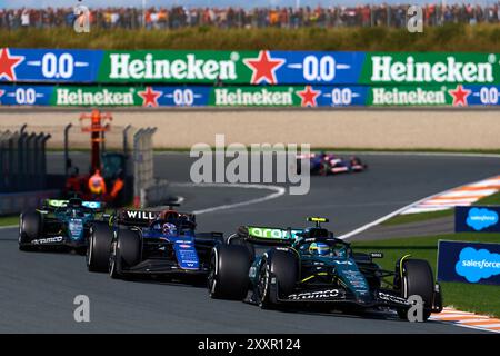 Zandvoort, Niederlande. August 2024. Die Fahrer treten am 25. August 2024 beim Grand Prix-Rennen der Niederlande auf dem Zandvoort Circuit an. Quelle: Meng Dingbo/Xinhua/Alamy Live News Stockfoto
