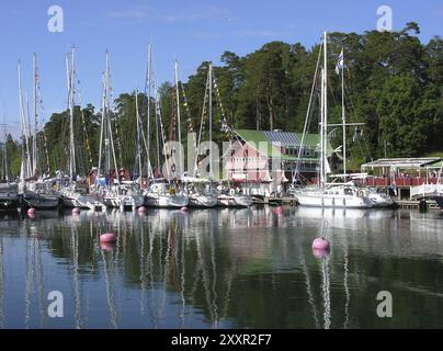 Segelyachten im Hafen von Mariehamn Stockfoto