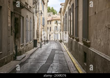 Fotogene Gasse in Arles, Südfrankreich Stockfoto