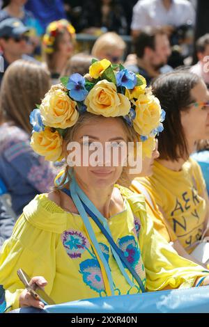 New York, USA, 24. August 2024 – der Bürgermeister von New York, Eric Adams, hält am Samstag, den 24. August 2024 im Bowling Green Park in Manhattan eine Festveranstaltung zum ukrainischen Unabhängigkeitstag. Die Zeremonie markierte die anhaltende Unterstützung der New Yorker für die Ukraine, da das Land aufgrund des anhaltenden Konflikts weiterhin vor Herausforderungen steht. Zusammen mit lokalen Beamten, Diplomaten und Mitgliedern der Ukrainisch-amerikanischen Gemeinschaft heute in New York City. Foto: Luiz Rampelotto/EuropaNewswire Stockfoto