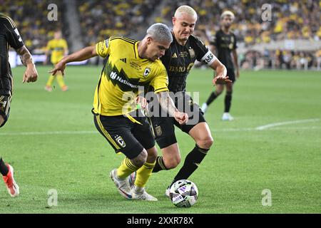 Columbus, Ohio, USA. 25. August 2024: Der Kolumbus-Crew Cucho HernÃ¡ndez (9) kämpft im Liagues Cup Finale in Columbus, Ohio, gegen den Los Angeles FC-Verteidiger Aaron Long (33). Brent Clark/Cal Sport Media Credit: Cal Sport Media/Alamy Live News Stockfoto