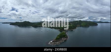 Blick aus der Vogelperspektive auf den Ocotal Beach in der Nähe von Playas del Coco in Guanacaste, Costa Rica Stockfoto