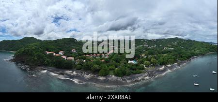 Blick aus der Vogelperspektive auf den Ocotal Beach in der Nähe von Playas del Coco in Guanacaste, Costa Rica Stockfoto