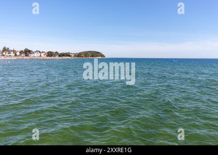 TRAVEMÜNDE, DEUTSCHLAND - 13. AUGUST 2024: Strand von Travemünde an der Ostsee Stockfoto