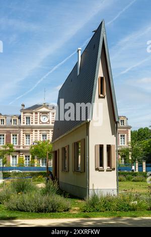 The Narrow House von Irwin Wurm auf der Avenue Foch, Le Havre, Frankreich Stockfoto