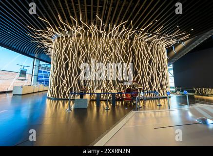 Astana, Kasachstan - 23. August 2024: Innenraum von nur Alem, zukünftiges Energiemuseum für die Expo 2017 in Astana. Stockfoto