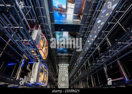 Astana, Kasachstan - 23. August 2024: Innenraum von nur Alem, zukünftiges Energiemuseum für die Expo 2017 in Astana. Stockfoto