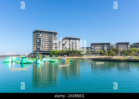 Aqua Park and Recreation Lagoon vom Convention Centre, Darwin Waterfront Precinct, City of Darwin, Northern Territory, Australien Stockfoto