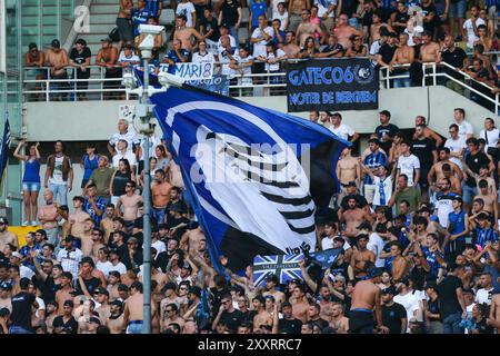 Fans von Atalanta BC während des Spiels der Serie A zwischen Torino FC und Atalanta BC am 25. August 2024 im Olympischen Stadion Grande Torino in Turin, Italien. Stockfoto