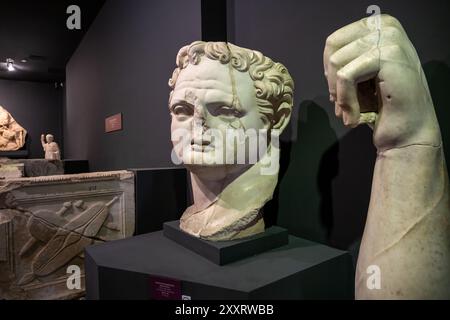 Selcuk, Izmir, Türkei - 5. Juli 2024: Das Archäologische Museum von Ephesus in Selcuk, Izmir, wo das Modell des Artemis-Tempels ausgestellt wird Stockfoto