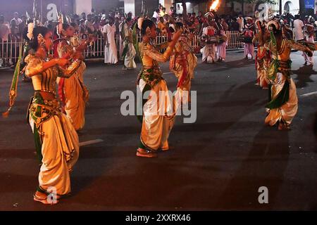 Die letzte große Prozession der Esala Perahera (Grand Randoli Prozession) in Kandy, Sri Lanka, 18. August 2024. (CTK Foto/Petr Svancara) Stockfoto