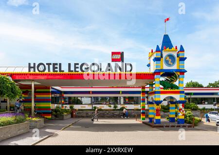 Porte-Cochere des Hotels Legoland neben dem Legoland Park in Billund, Dänemark, einem Familienspazierpark mit Schwerpunkt auf der Spielzeugmarke Lego Building. Stockfoto