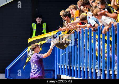 Arnheim, Niederlande. August 2024. ARNHEM, NIEDERLANDE - 25. AUGUST: Vitesse Torhüter Tom Bramel beim niederländischen Keuken Kampioen Divisie Spiel zwischen Vitesse und Excelsior Rotterdam am 25. August 2024 in Arnhem, Niederlande. (Foto von Rene Nijhuis/Orange Pictures) Credit: Orange Pics BV/Alamy Live News Stockfoto