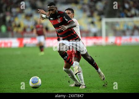 Rio De Janeiro, Brasilien. August 2024. Rio de Janeiro, Brasilien, 25. August 2024: Gerson von Flamengo während der Campeonato Brasileiro Serie, Einem Fußballspiel zwischen Flamengo und Bragantino im Maracanã-Stadion in Rio de Janeiro, Brasilien. (Andre Ricardo/Sports Press Photo/SPP) Credit: SPP Sport Press Photo. /Alamy Live News Stockfoto